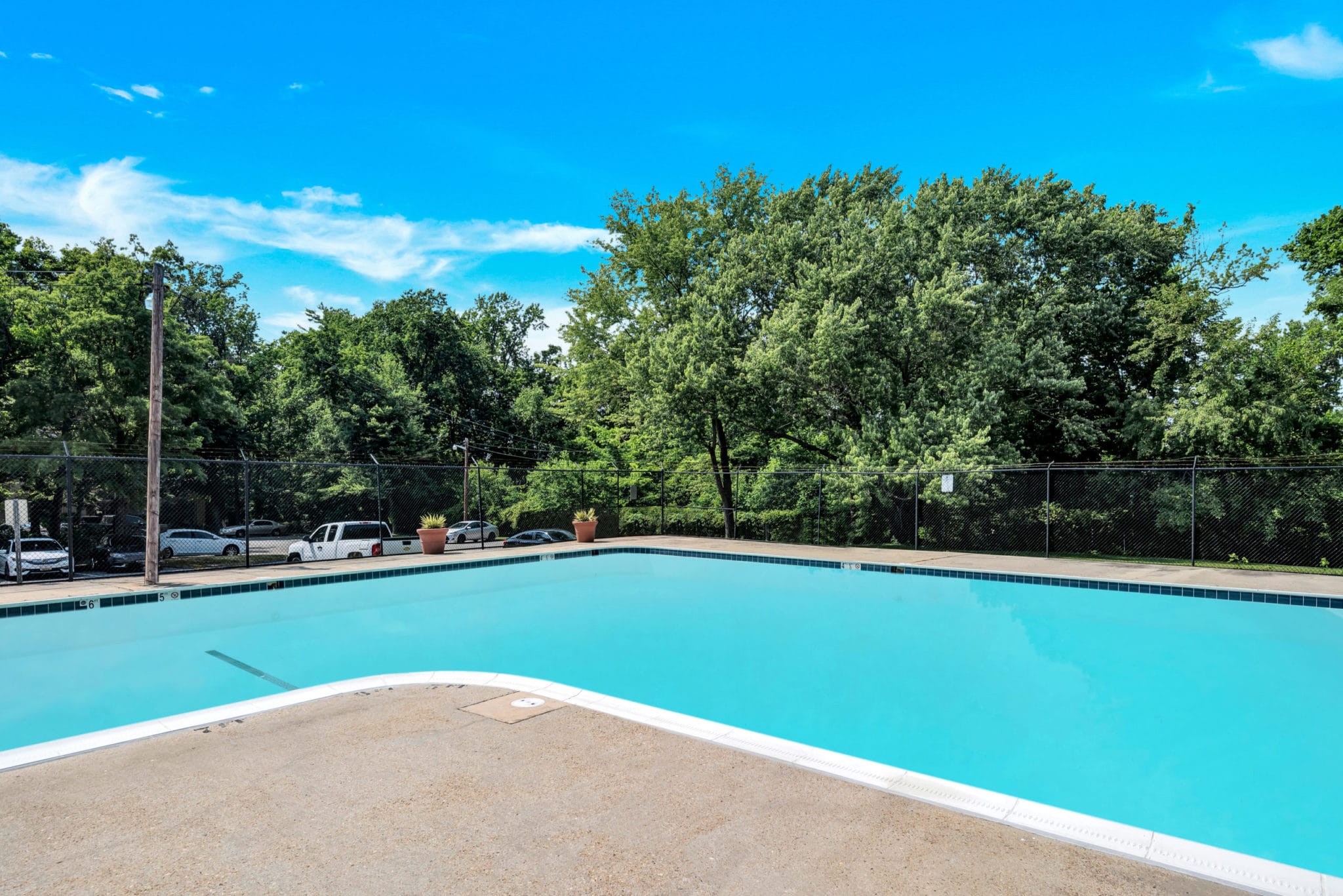 pool | Spark Oxon Hill Apartments